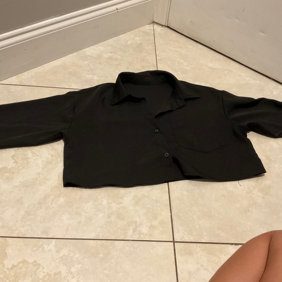 Black long sleeve crop-top - Picture 1 of 3